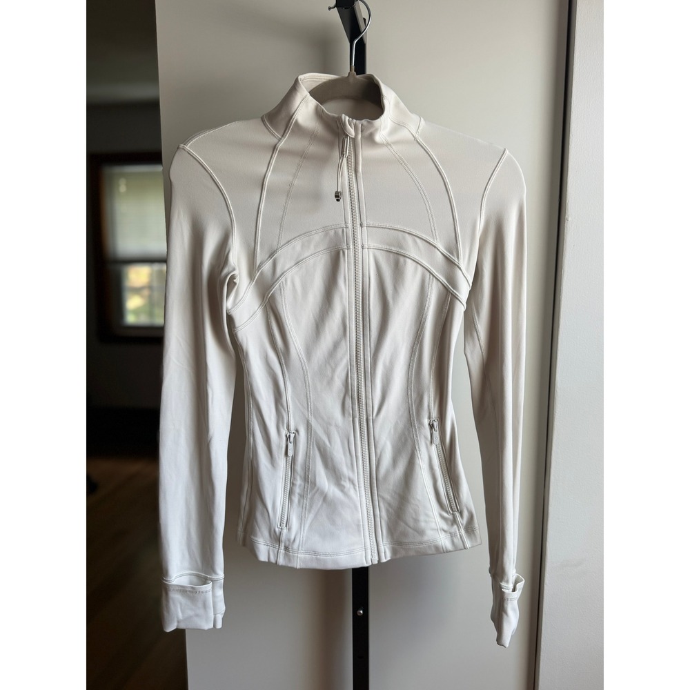 Lululemon Define Jacket *Nulu – Size 2 – White